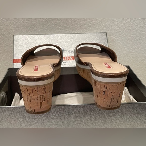 Prada sandals brown only worn a few times. Dust bag included! - Picture 3 of 4